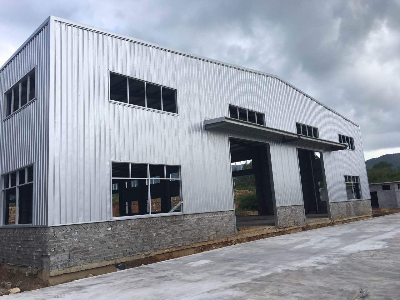 钢结构厂房间接加固的常用方法与技术分析